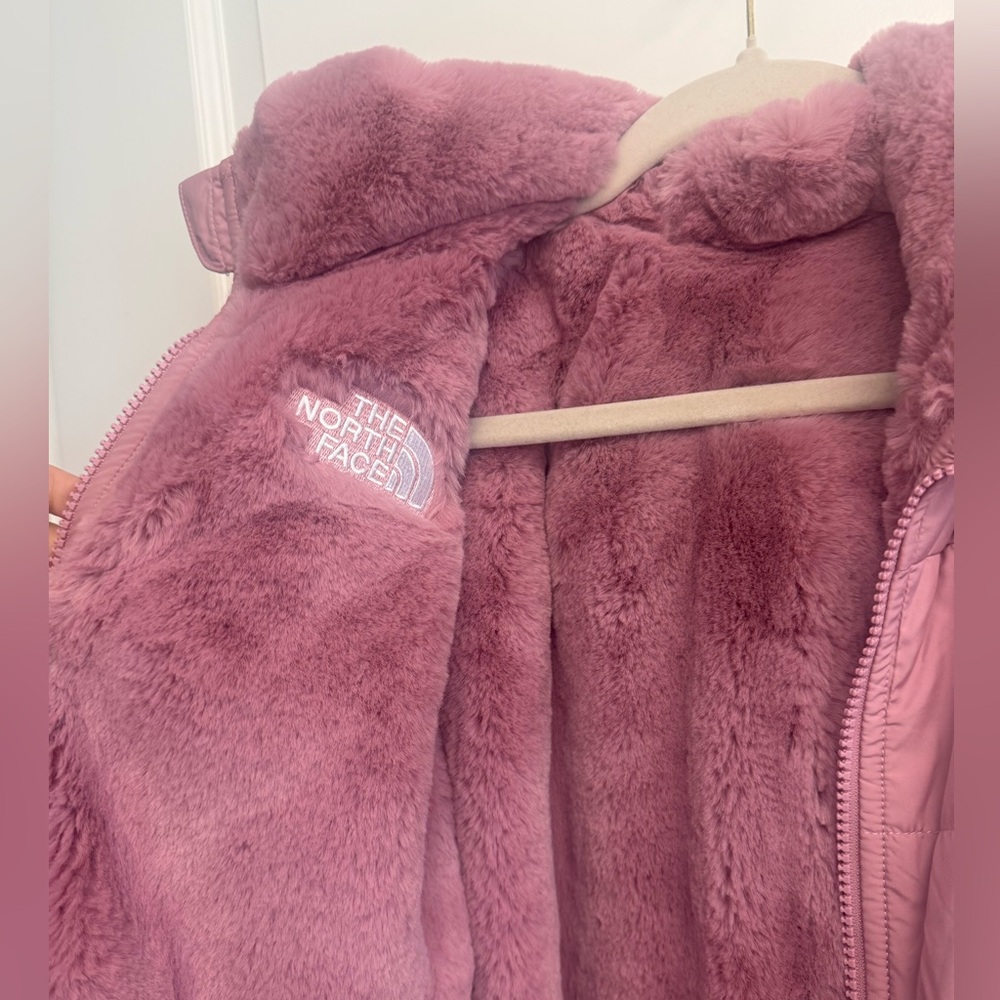 The North Face girls pink reversible jacket XL (14/16) NWT - Picture 2 of 7